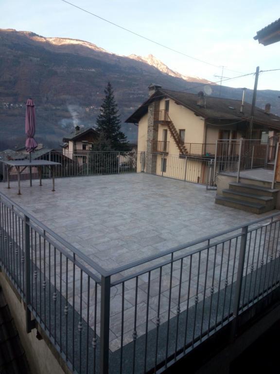 Casa Vacanze Chez Sapin Fenis Exterior photo